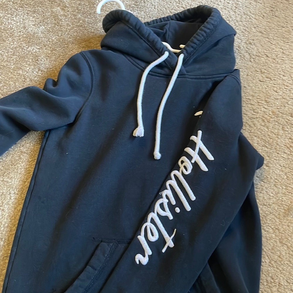 Hollister sweatshirt small